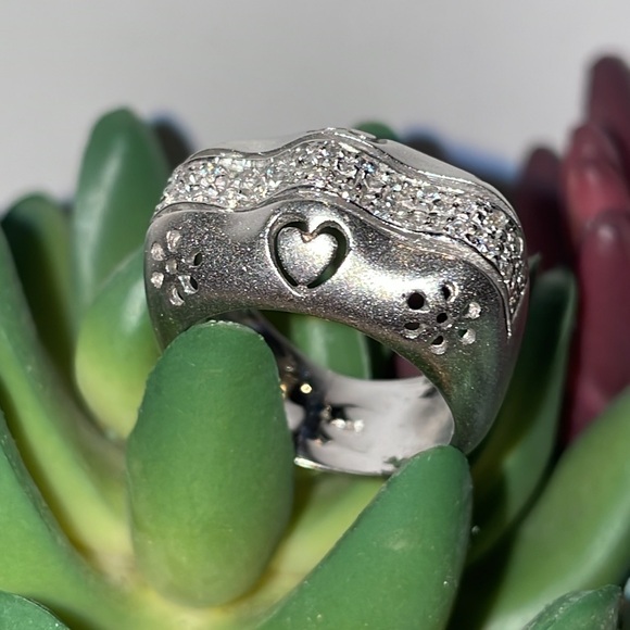 Solid Heavy Real 14K REAL White Gold Modern Hearts Flowers Bold Ring - Picture 3 of 17